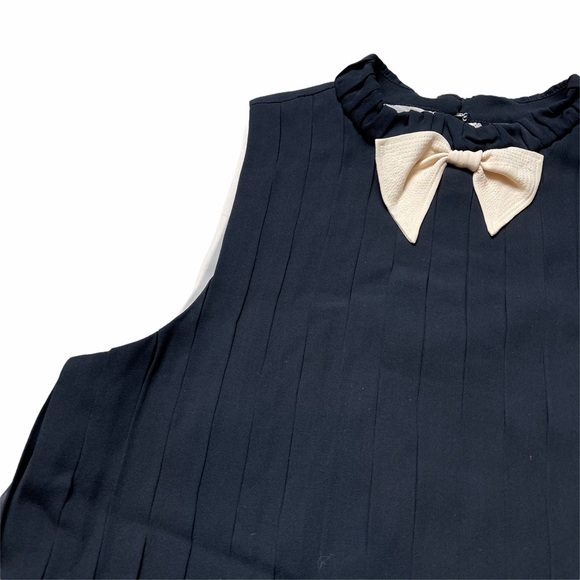 Marc Jacobs Black Pleated Sleeveless Blouse Size 2 - Picture 2 of 8